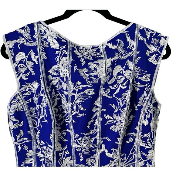 Tadashi Shoji Sleeveless Blue White Floral Embroidered Pleated Dress - Picture 5 of 9